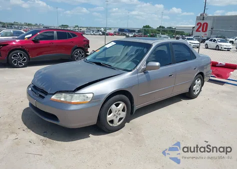 2000 Honda Accord 3.0 Ex из США, поврежденный, VIN 1HGCG1653YA049380